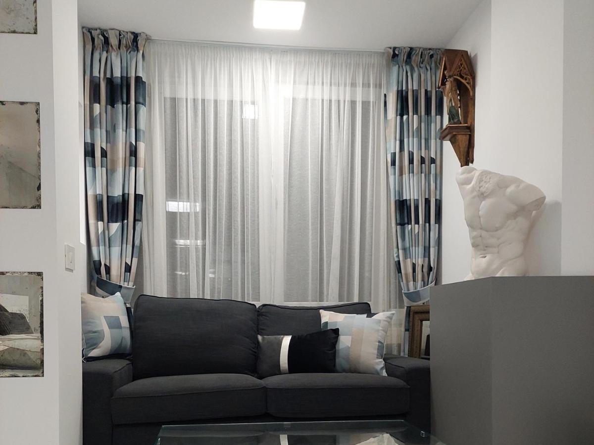 David's Apartment *